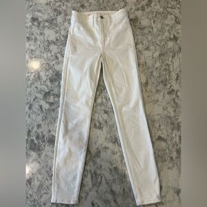 American Eagle White Next Level Stretch Jeans